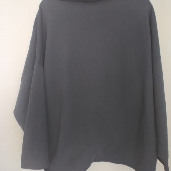 Vanessa Alexandra, Made in Italy Top or Beach Cover Up. Grey - Picture 7 of 10